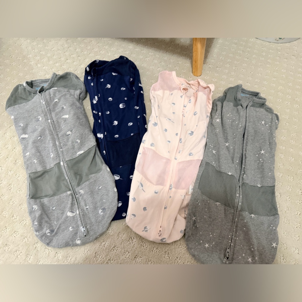 Set of 4 happiest baby swaddles